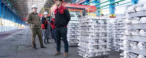 Алюминиевый завод ТАЛКО-КРАНТАС в городе Турсунзаде Алюминиевый завод ТАЛКО-КРАНТАС в городе Турсунзаде - Sputnik Тоҷикистон