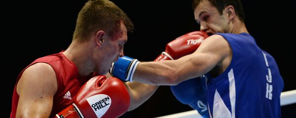 Баходур Усмонов в поединке с Александром Железняком в Екатеринбурге - Sputnik Таджикистан