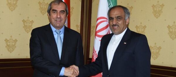 Маҳмадсаид Убайдуллоев, раиси Маҷлиси миллӣ ва Муҳаммадтақии Собирӣ, сафири Эрон дар Тоҷикистон Маҳмадсаид Убайдуллоев, раиси Маҷлиси миллӣ ва Муҳаммадтақии Собирӣ, сафири Эрон дар Тоҷикистон - Sputnik Тоҷикистон