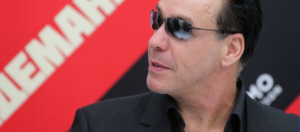Солист Rammstein Тилль Линдеманн представил свою книгу в Москве Солист Rammstein Тилль Линдеманн представил свою книгу в Москве - Sputnik Таджикистан