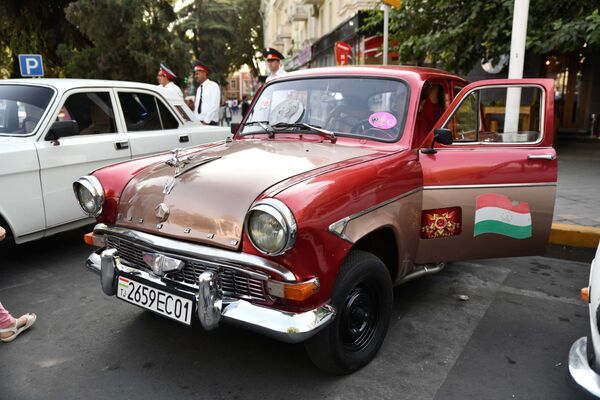 Фестиваль ретро-автомобилей в Душанбе - Sputnik Таджикистан