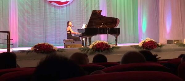 Чак чаки борон в исполнении Аниты Фигель - Sputnik Тоҷикистон