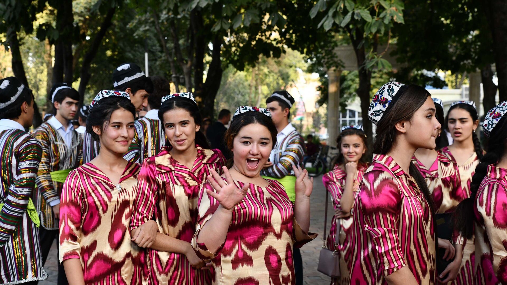Фестиваль Джилваи рангхо в Душанбе - Sputnik Таджикистан, 1920, 20.04.2021