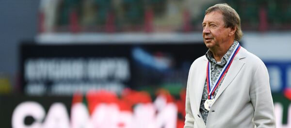 Встреча ФК Локомотив с болельщиками перед началом сезона - Sputnik Таджикистан