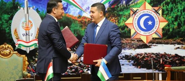 Представители МВД Узбекистана в Душанбе Представители МВД Узбекистана в Душанбе - Sputnik Тоҷикистон