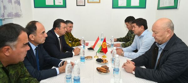 встреча Премьер-министра Кыргызской Республики Мухаммедкалыя Абылгазиева и Премьер-министра Республики Таджикистан Кохира Расулзоды - Sputnik Тоҷикистон