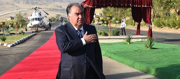 Президент Таджикистана Эмомали Рахмон, архивное фото Президент Таджикистана Эмомали Рахмон, архивное фото - Sputnik Тоҷикистон