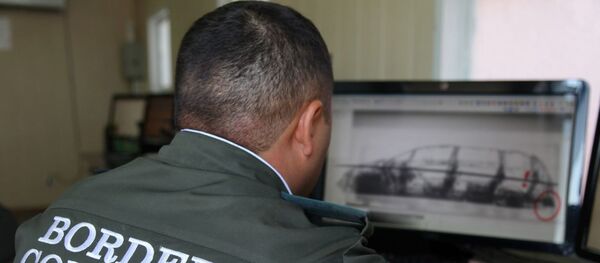 Сотрудник Пограничной службы Казахстана - Sputnik Таджикистан