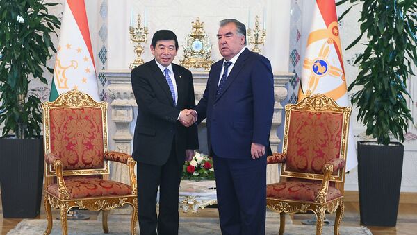 Президент Эмомали Рахмон принял генерального секретаря Всемирной таможенной организации Кунио Микурия - Sputnik Таджикистан