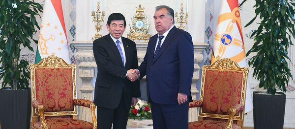 Президент Эмомали Рахмон принял генерального секретаря Всемирной таможенной организации Кунио Микурия Президент Эмомали Рахмон принял генерального секретаря Всемирной таможенной организации Кунио Микурия - Sputnik Таджикистан