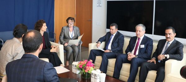 Мулоқоти Қоҳир Расулзода, сарвазири Тоҷикистон бо Одри Азуле, мудири кулли ЮНЕСКО дар Ню-Йорк - Sputnik Тоҷикистон