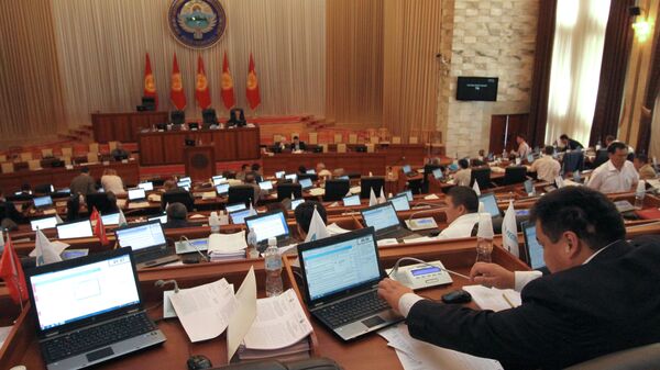 Парламент Кыргызстана денонсировал соглашение о ЦТП Манас - Sputnik Тоҷикистон