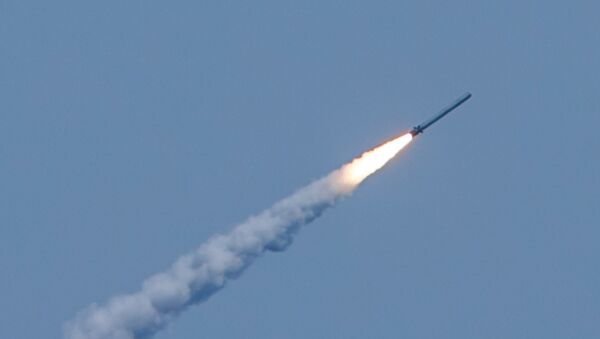 Пуск из подводного положения крылатой ракеты Калибр, архивное фото - Sputnik Таджикистан