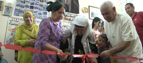 Ифтитоҳи осорхонаи Назруллоҳи Латиф дар Душанбе  - Sputnik Тоҷикистон