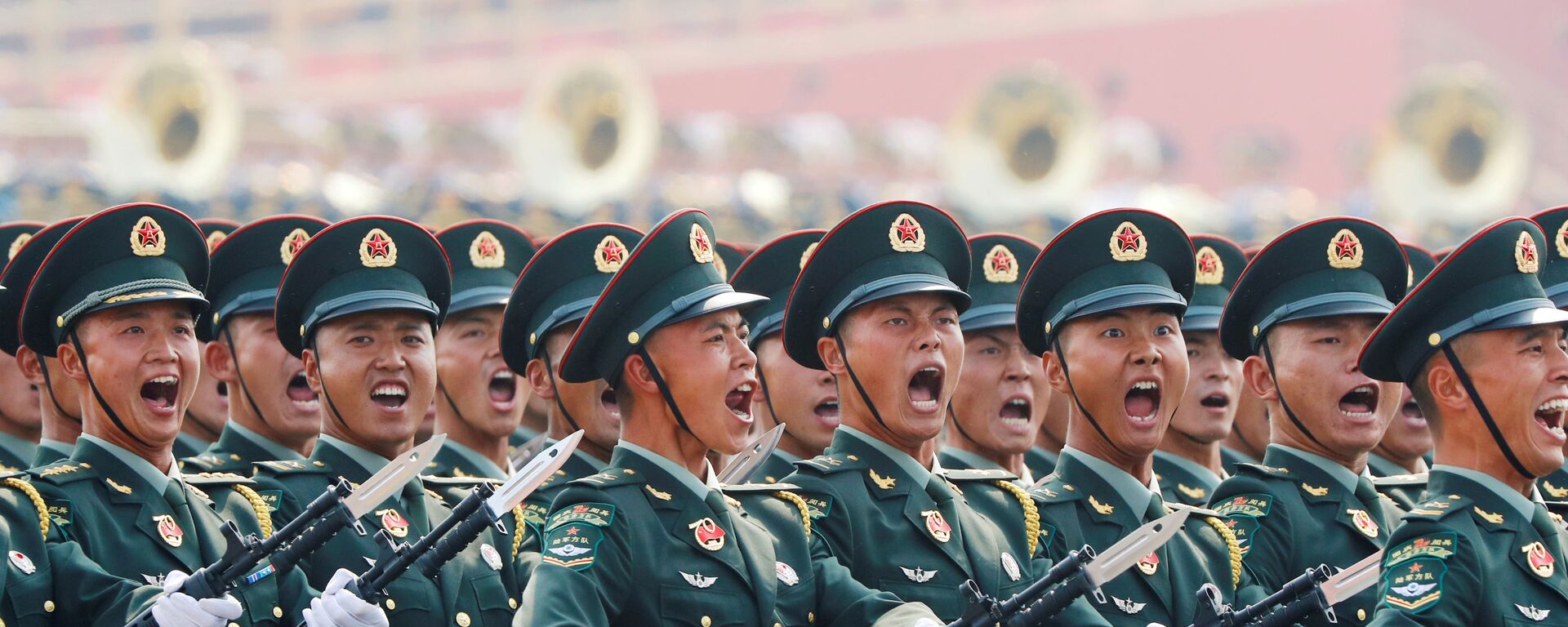 Солдаты армии Китая на военном параде в честь 70-летия образования КНР в Пекине  - Sputnik Таджикистан, 1920, 28.10.2021