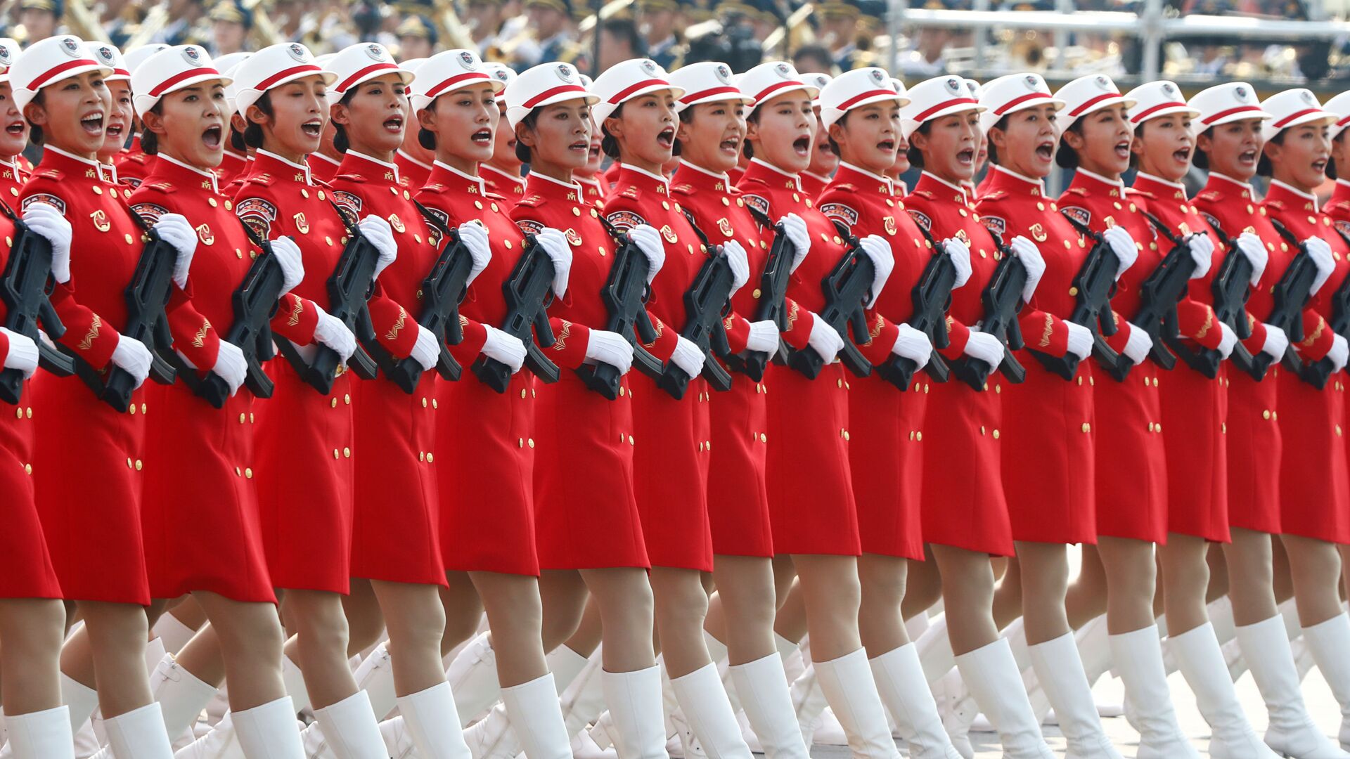 Солдаты армии Китая на военном параде в честь 70-летия образования КНР в Пекине - Sputnik Таджикистан, 1920, 19.04.2021