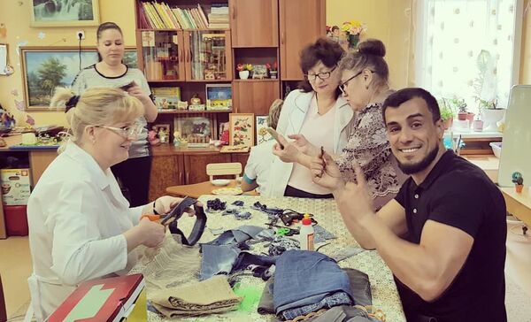 Дари добро: как уроженец Таджикистана стал благотворителем в Иркутске Дари добро: как уроженец Таджикистана стал благотворителем в Иркутске - Sputnik Таджикистан