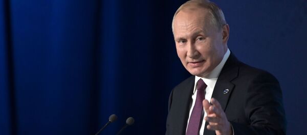Президент РФ Владимир Путин Президент РФ Владимир Путин - Sputnik Тоҷикистон