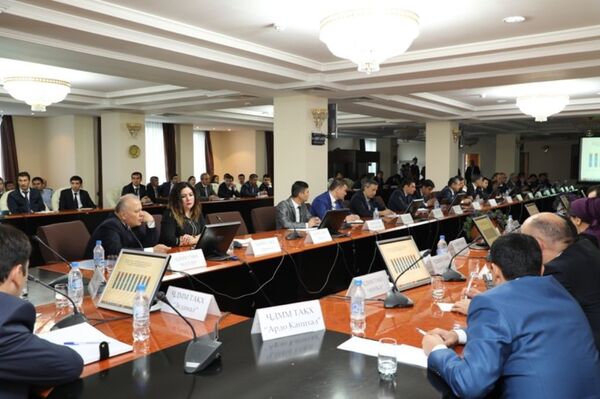 Бонки миллӣ маркази ягонаи интиқоли маблағҳоро муаррифӣ кард - Sputnik Тоҷикистон