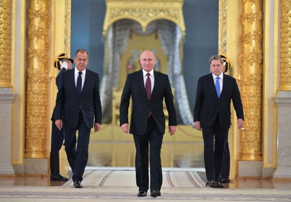 Президент РФ Владимир Путин на церемонии вручения верительных грамот послов иностранных государств в Александровском зале БКД - Sputnik Таджикистан