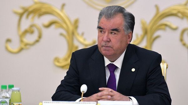  Президент Таджикистана Эмомали Рахмон на заседании Совета глав государств Содружества Независимых Государств - Sputnik Таджикистан
