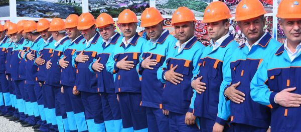 Строители на встрече с президентом Эмомали Рахмоном Строители на встрече с президентом Эмомали Рахмоном - Sputnik Тоҷикистон