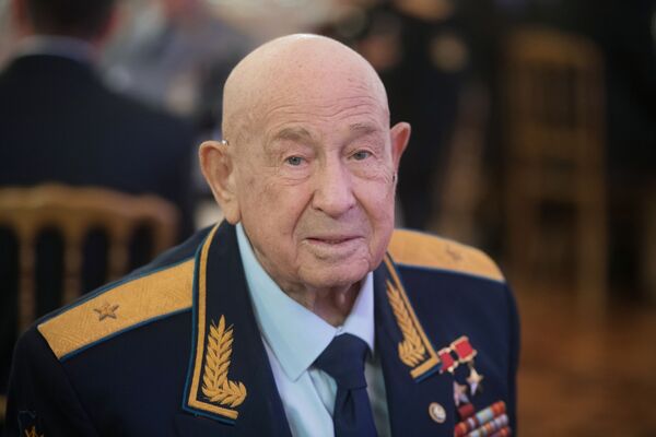 Невосполнимые потери: кто из знаменитостей умер в 2019 году Невосполнимые потери: кто из знаменитостей умер в 2019 году - Sputnik Таджикистан