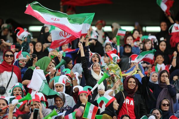 Иранские болельщицы на Чемпионате мира по футболу - Sputnik Таджикистан