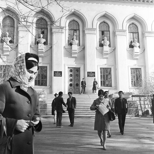 Ҷашнҳои рӯзи 16 октябр дар Тоҷикистон ва ҷаҳон Ҷашнҳои рӯзи 16 октябр дар Тоҷикистон ва ҷаҳон - Sputnik Тоҷикистон