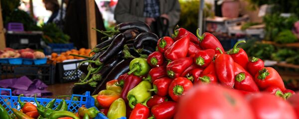 Продажа овощей и фруктов в Москве - Sputnik Таджикистан