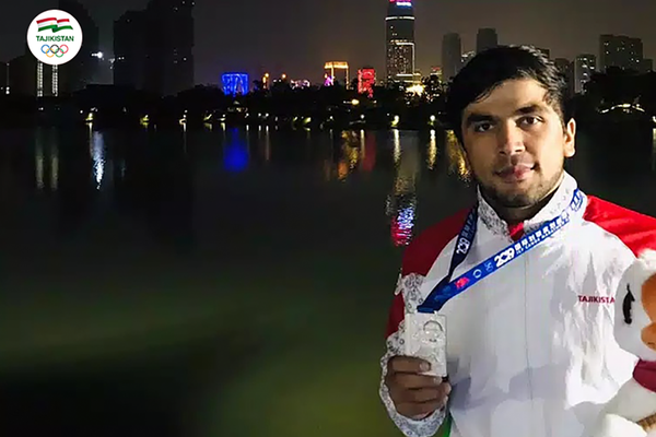 Таджикский каноист Шахриёр Даминов завоевал серебро на чемпионате Азии - Sputnik Таджикистан
