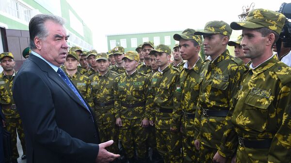 Эмомали Рахмон сдал в эксплуатацию здание штаба пограничных войск - Sputnik Таджикистан