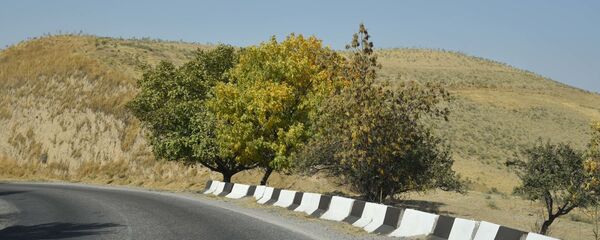 Горная дорога в Таджикистане - Sputnik Таджикистан