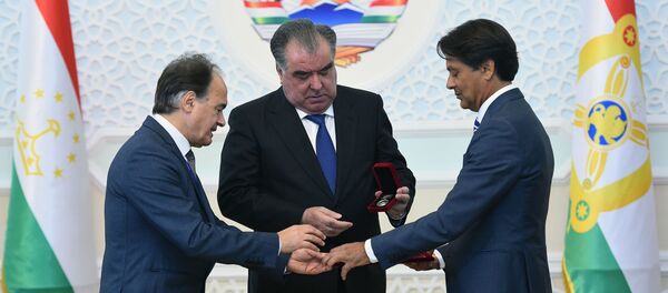 Президент Таджикистана Эмомали Рахмон Президент Таджикистана Эмомали Рахмон - Sputnik Таджикистан