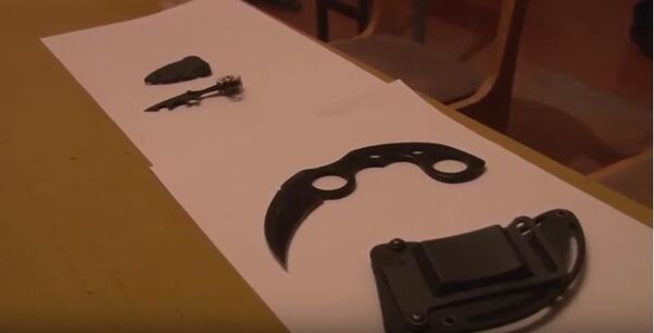 МВД Таджикистана изъяло за два дня у молодежи 23 предмета : электрошокеры, ножи, кастеты - Sputnik Тоҷикистон