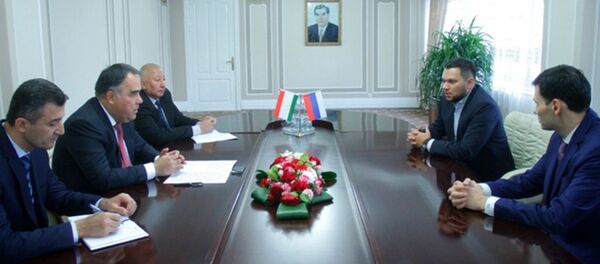 Раджаббой Ахмадзода встретился с главой компании Медовед Дмитрием Дилдиным - Sputnik Тоҷикистон