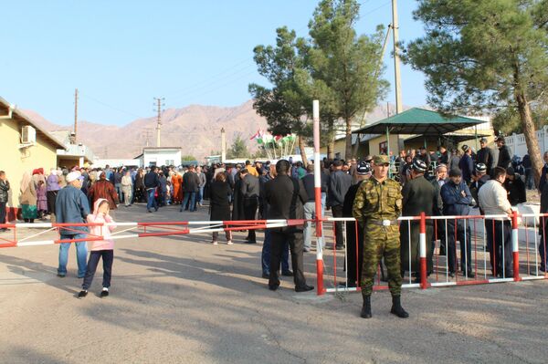 Аз интизорӣ то ашки шодӣ: авфи 2800 зиндонӣ дар Суғд - акс - Sputnik Тоҷикистон