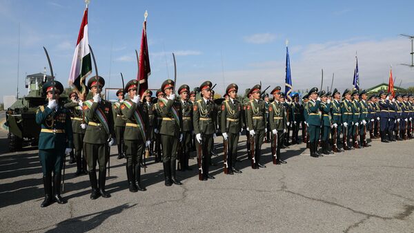 Таджикские военные, архивное фото - Sputnik Таджикистан