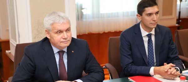 Заместитель генерального директора  НПК “Мир” Сергей Бочкарев и старшый менеджер проекта НПК “Мир” Игор Тростников - Sputnik Тоҷикистон