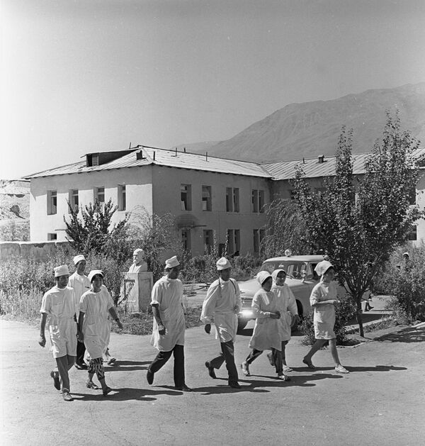 Аз зодрӯзи Нуқра Раҳматова то таъсиси ВМКБ: имрӯз дар таърих - Sputnik Тоҷикистон