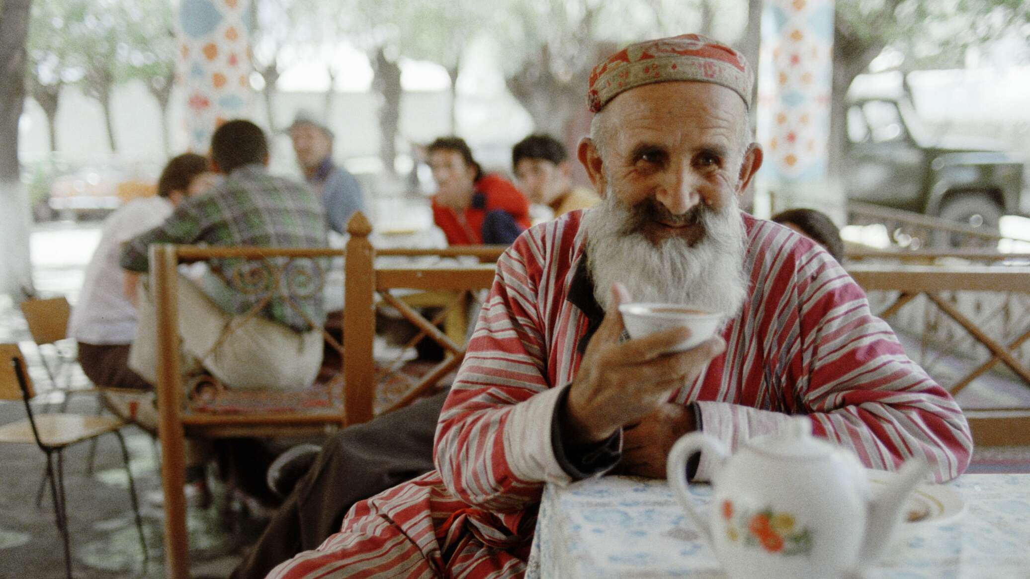Старики Таджикистана в чайхане