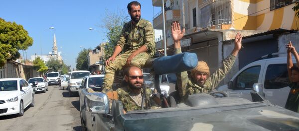 Военные в машине на границе Турции и Сирии - Sputnik Таджикистан