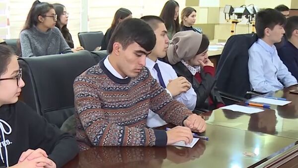 Этнографический диктант прошел в Душанбе - Sputnik Таджикистан