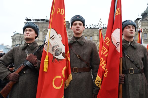 Генеральная репетиция марша, посвященного 78-й годовщине военного парада 1941 года - Sputnik Таджикистан