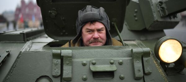 Участник генеральной репетиции марша, посвященного 78-й годовщине военного парада 1941 года на Красной площади - Sputnik Таджикистан