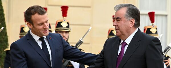 Президент Франции Эммануэль Макрон и президент Таджикистана Эмомали Рахмон  - Sputnik Тоҷикистон