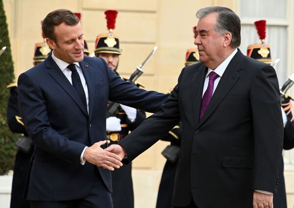 Мулоқоти сатҳи олии Раҳмон ва Макрон дар Қасри Елисей : имзои 11 санади нави ҳамкорӣ - Sputnik Тоҷикистон