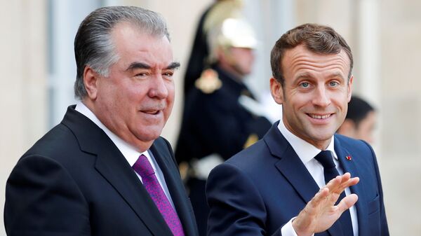 Президент Франции Эммануэль Макрон и президент Таджикистана Эмомали Рахмон - Sputnik Тоҷикистон