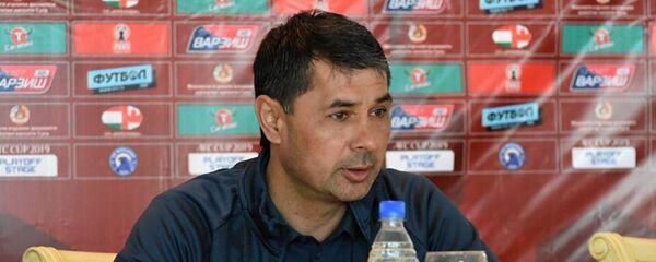 Известный таджикский тренер Нумонджон Юсупов Известный таджикский тренер Нумонджон Юсупов - Sputnik Таджикистан