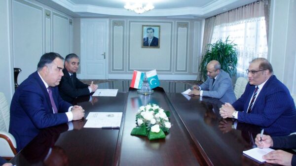 Раджаббой Ахмадзода встретился с послом Пакистана Имран Хайдар - Sputnik Таджикистан